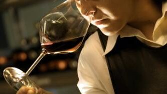 Sommelier o sumiller